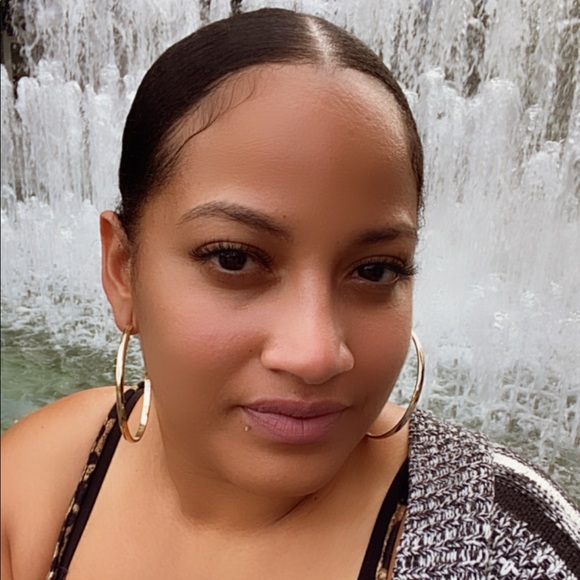 Meet your Posher, Joana - Picture 1 of 1